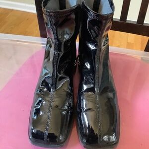 Weatherproof patent boots size 8 1/2 wide
